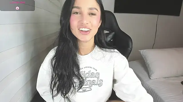 Snapshot of EvaMoet chatting on September 2025 09:22:02 AM EvaMoet online show from September 2025 09:22:02 AM