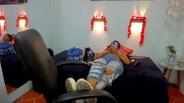 tracycum online show from March 2025 07:43:02 PM