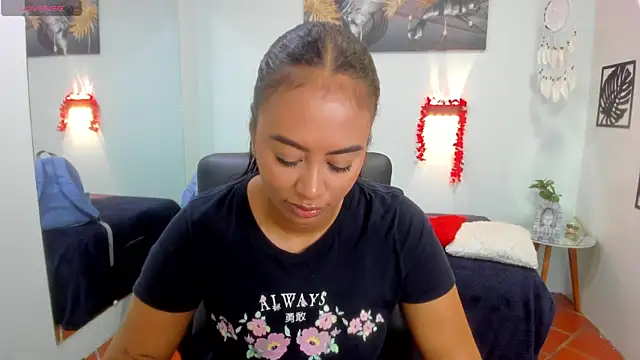 tracycum online show from March 2025 04:57:02 PM