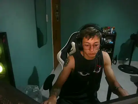 Snapshot of Jughead_16 chatting on November 2025 04:18:01 AM Jughead 16 online show from November 2025 04:18:01 AM