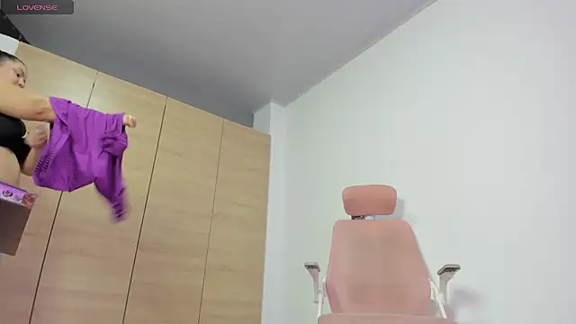 Snapshot of ibeth_diaz chatting on November 2025 01:44:01 PM ibeth diaz online show from November 2025 01:44:01 PM