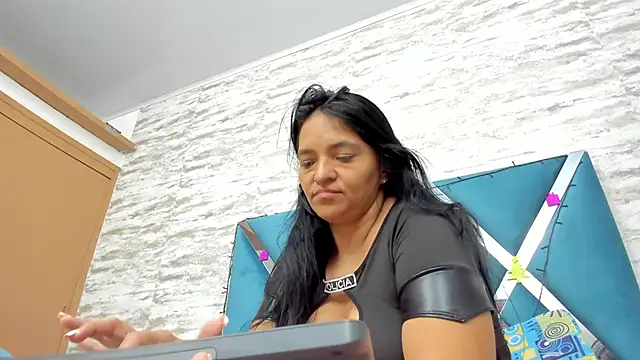 veronica salas online show from December 2024 09:49:01 AM