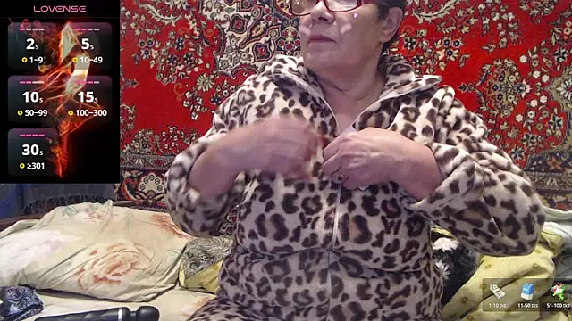 Snapshot of Sandra_Carina chatting on October 2025 10:44:02 PM Sandra Carina online show from October 2025 10:44:02 PM