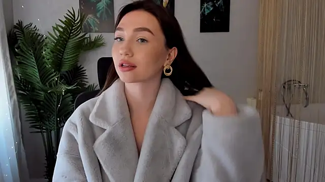 Snapshot of GracefulLook chatting on February 2025 01:22:01 PM GracefulLook online show from February 2025 01:22:01 PM