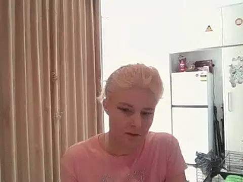 Snapshot of qvncrazy chatting on March 2025 02:25:02 AM qvncrazy online show from March 2025 02:25:02 AM