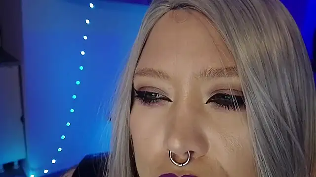 wickedxqueen online show from November 2025 10:34:02 PM