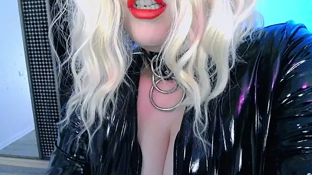 wickedxqueen online show from February 2026 09:55:01 PM