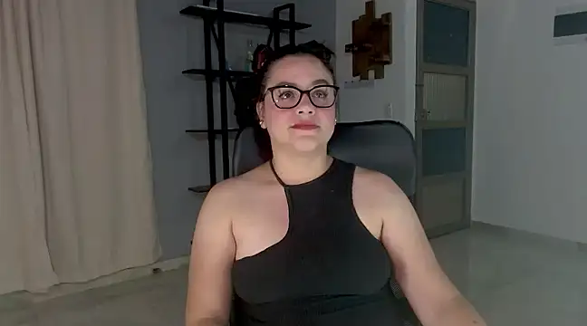 maela1 online show from December 2024 01:15:02 AM