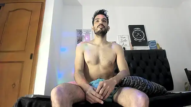 JohanyLatino online show from January 2025 05:23:01 PM