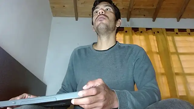 Snapshot of JohanyLatino chatting on June 2026 11:07:02 PM JohanyLatino online show from June 2026 11:07:02 PM