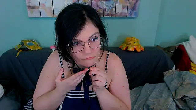 EverlyRays online show from April 2026 07:28:02 PM