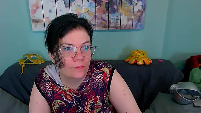 Snapshot of EverlyRays chatting on May 2026 11:12:02 PM EverlyRays online show from May 2026 11:12:02 PM