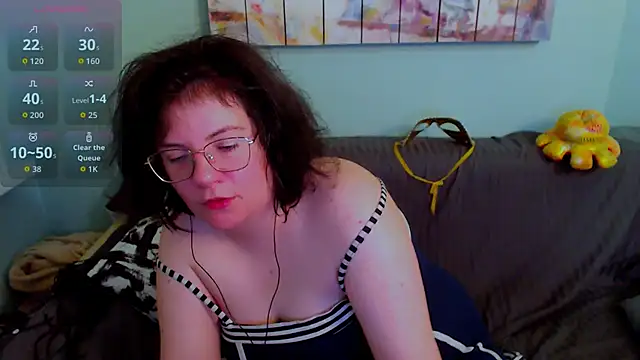 Snapshot of EverlyRays chatting on June 2026 05:04:01 PM EverlyRays online show from June 2026 05:04:01 PM