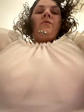 Taisia W online show from October 2025 05:54:02 PM