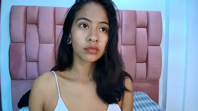 JuliKim  online show from March 2026 01:46:02 PM