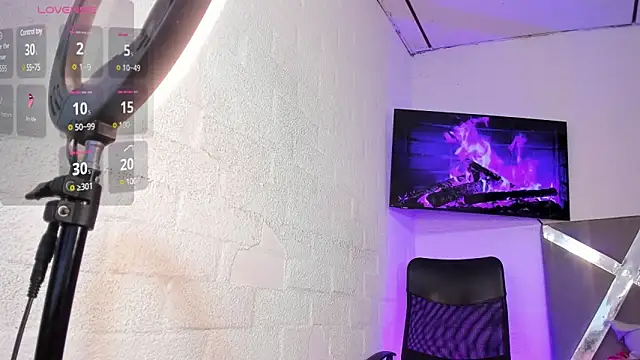 Snapshot of Fenty_XX chatting on March 2025 09:58:01 PM Fenty XX online show from March 2025 09:58:01 PM