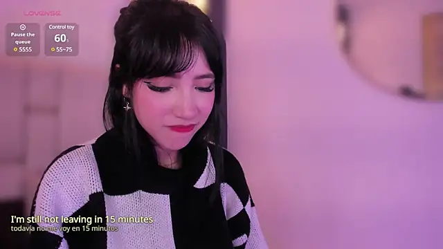 Snapshot of emma_woods_ chatting on December 2024 06:27:02 PM emma woods online show from December 2024 06:27:02 PM