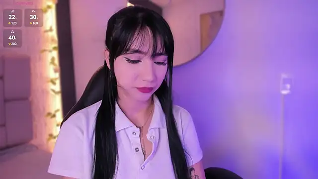 Snapshot of emma_woods_ chatting on December 2024 12:23:02 PM emma woods online show from December 2024 12:23:02 PM