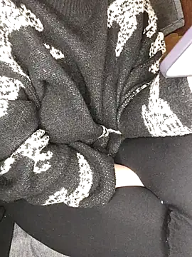 Snapshot of Mayoosh6 chatting on February 2025 07:42:02 AM Mayoosh6 online show from February 2025 07:42:02 AM