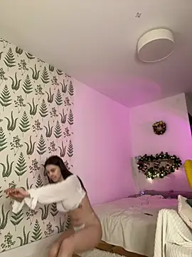 Snapshot of Marie_Diaze chatting on December 2024 08:52:01 AM Marie Diaze online show from December 2024 08:52:01 AM