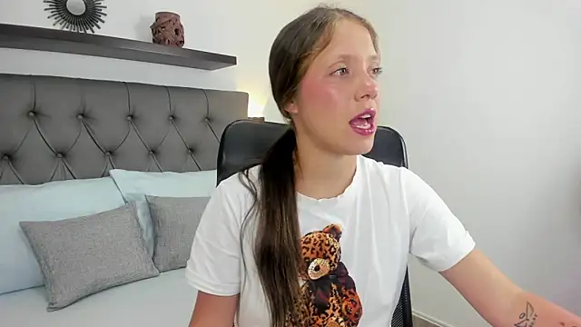 nataly rodri online show from October 2025 07:36:02 PM