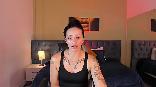 Kristen Garner online show from March 2025 09:05:02 PM