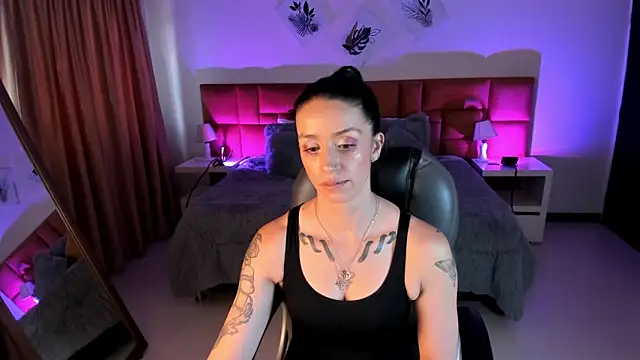 Kristen Garner online show from October 2025 08:10:01 PM