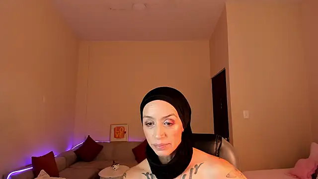 Kristen Garner online show from July 2026 07:24:01 PM