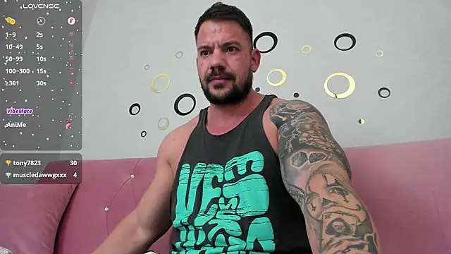 Snapshot of musclemonster31 chatting on January 2025 12:33:01 AM musclemonster31 online show from January 2025 12:33:01 AM