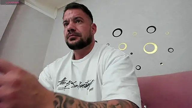 Snapshot of musclemonster31 chatting on February 2025 10:00:02 PM musclemonster31 online show from February 2025 10:00:02 PM