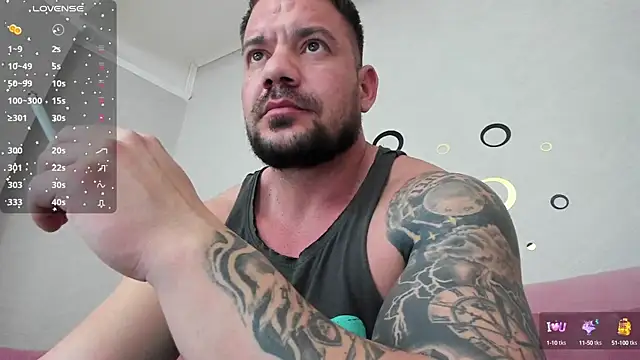 Snapshot of musclemonster31 chatting on February 2025 01:16:02 AM musclemonster31 online show from February 2025 01:16:02 AM