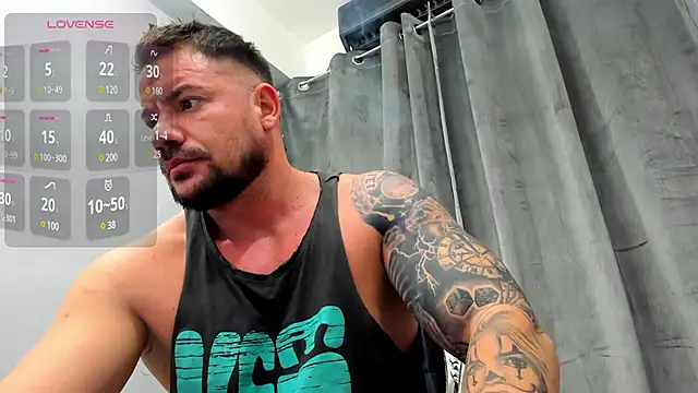 Snapshot of musclemonster31 chatting on February 2025 05:47:02 AM musclemonster31 online show from February 2025 05:47:02 AM
