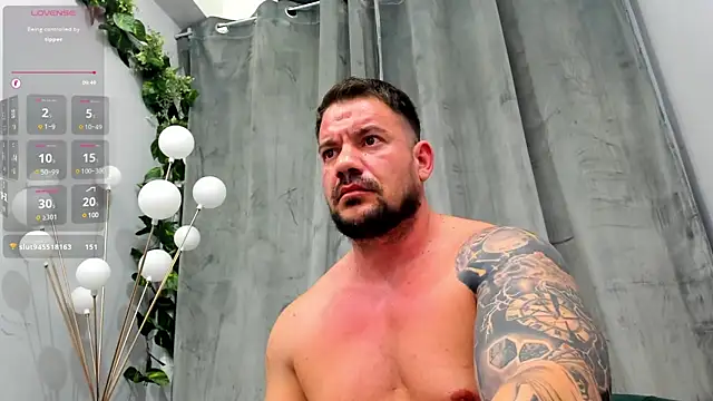 Snapshot of musclemonster31 chatting on February 2025 04:36:02 AM musclemonster31 online show from February 2025 04:36:02 AM