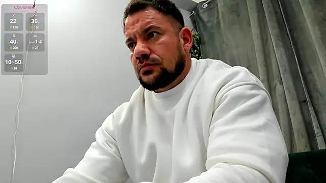 Snapshot of musclemonster31 chatting on February 2025 08:44:02 PM musclemonster31 online show from February 2025 08:44:02 PM