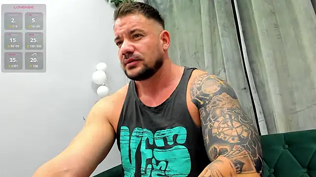 Snapshot of musclemonster31 chatting on February 2025 08:12:02 AM musclemonster31 online show from February 2025 08:12:02 AM