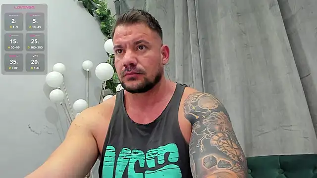 Snapshot of musclemonster31 chatting on February 2025 06:06:02 AM musclemonster31 online show from February 2025 06:06:02 AM