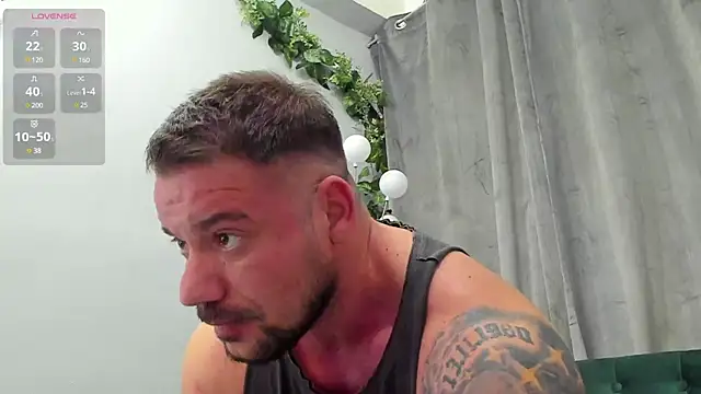 Snapshot of musclemonster31 chatting on February 2025 05:23:02 AM musclemonster31 online show from February 2025 05:23:02 AM