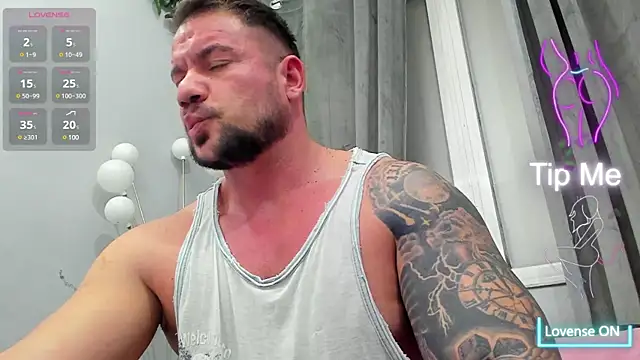 Snapshot of musclemonster31 chatting on March 2025 08:21:02 PM musclemonster31 online show from March 2025 08:21:02 PM