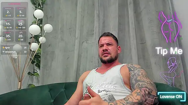 Snapshot of musclemonster31 chatting on March 2025 11:26:01 PM musclemonster31 online show from March 2025 11:26:01 PM