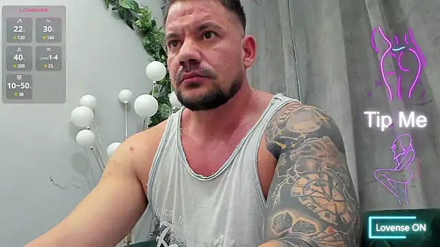 Snapshot of musclemonster31 chatting on March 2025 09:00:02 PM musclemonster31 online show from March 2025 09:00:02 PM