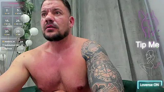 Snapshot of musclemonster31 chatting on March 2025 09:17:02 AM musclemonster31 online show from March 2025 09:17:02 AM