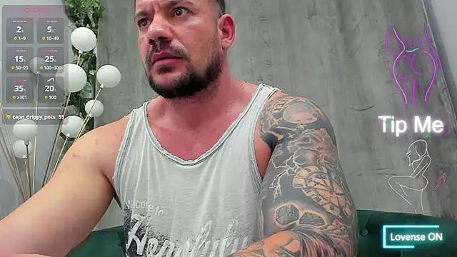 Snapshot of musclemonster31 chatting on March 2025 02:52:01 AM musclemonster31 online show from March 2025 02:52:01 AM