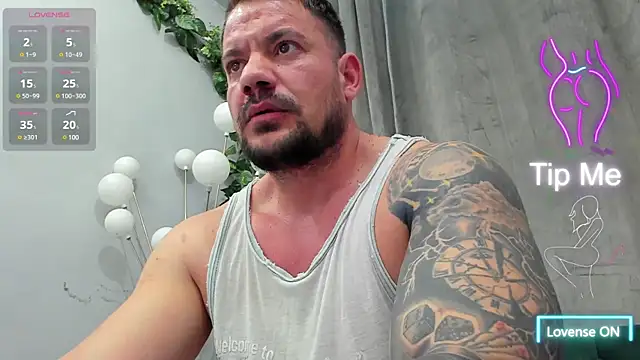 Snapshot of musclemonster31 chatting on March 2025 01:54:02 AM musclemonster31 online show from March 2025 01:54:02 AM