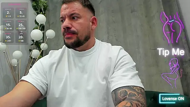 Snapshot of musclemonster31 chatting on March 2025 10:09:02 PM musclemonster31 online show from March 2025 10:09:02 PM