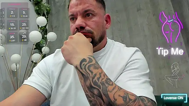 Snapshot of musclemonster31 chatting on March 2025 08:30:01 PM musclemonster31 online show from March 2025 08:30:01 PM