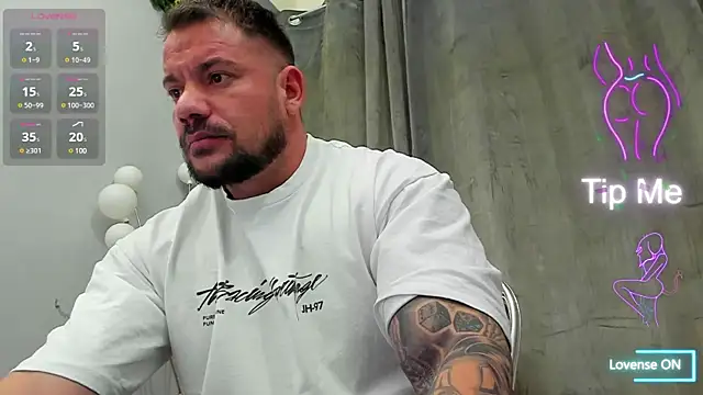 Snapshot of musclemonster31 chatting on March 2025 05:00:02 AM musclemonster31 online show from March 2025 05:00:02 AM