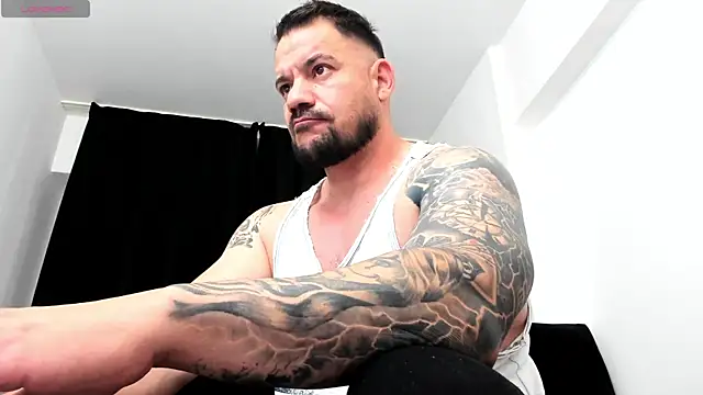 Snapshot of musclemonster31 chatting on October 2025 08:07:02 PM musclemonster31 online show from October 2025 08:07:02 PM