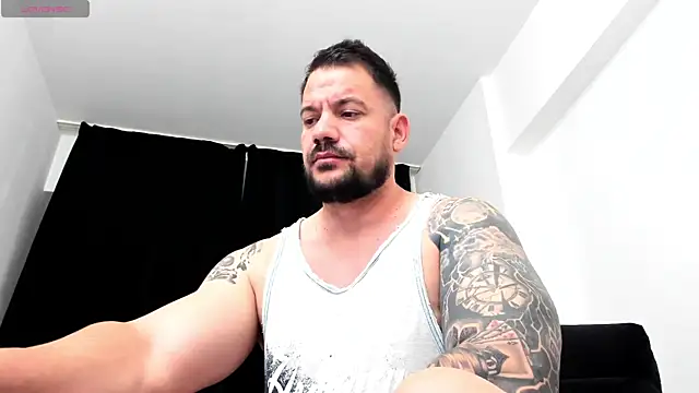 Snapshot of musclemonster31 chatting on October 2025 10:40:01 PM musclemonster31 online show from October 2025 10:40:01 PM
