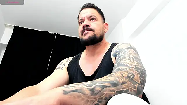 Snapshot of musclemonster31 chatting on October 2025 06:57:01 AM musclemonster31 online show from October 2025 06:57:01 AM