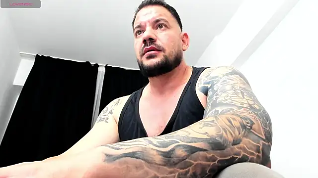 Snapshot of musclemonster31 chatting on October 2025 02:40:02 PM musclemonster31 online show from October 2025 02:40:02 PM